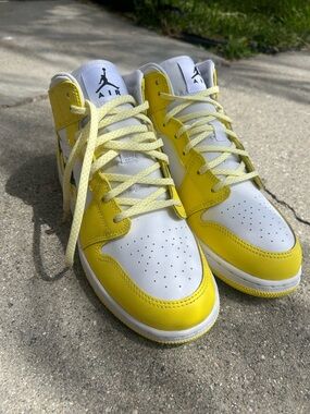 Jordan Kids' Mid-Top Sneakers in Yellow and White